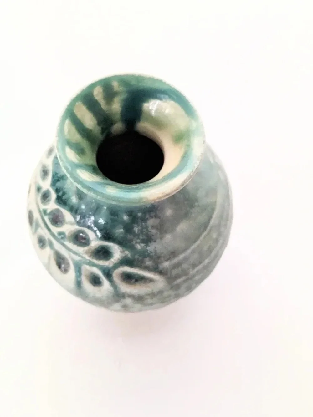 Handcrafted Ceramic Vase in Seafoam Green - Unbranded